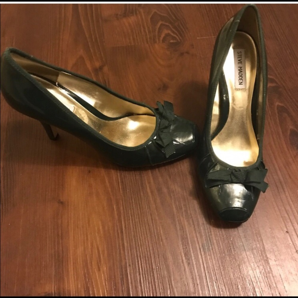 Steve Madden heels in hunter green size 10